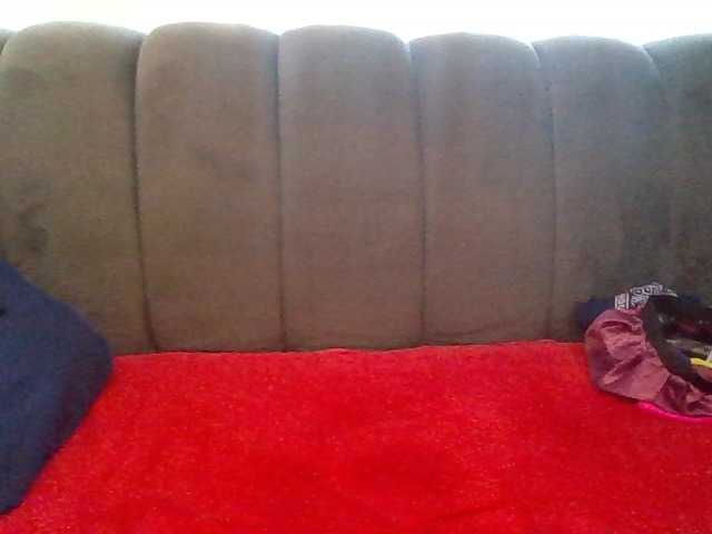 PetiteDivah24 live cam on BongaCams