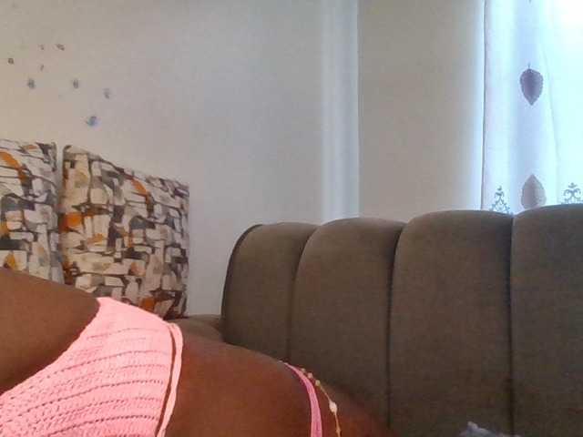 PetiteDivah24 live cam preview