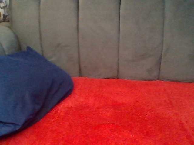 PetiteDivah24 live cam on BongaCams