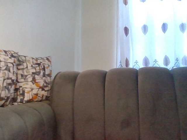 PetiteDivah24 live cam on BongaCams