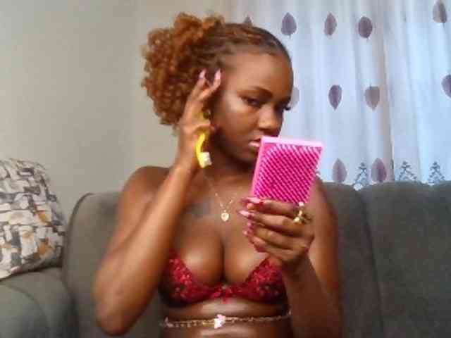 PetiteDivah24