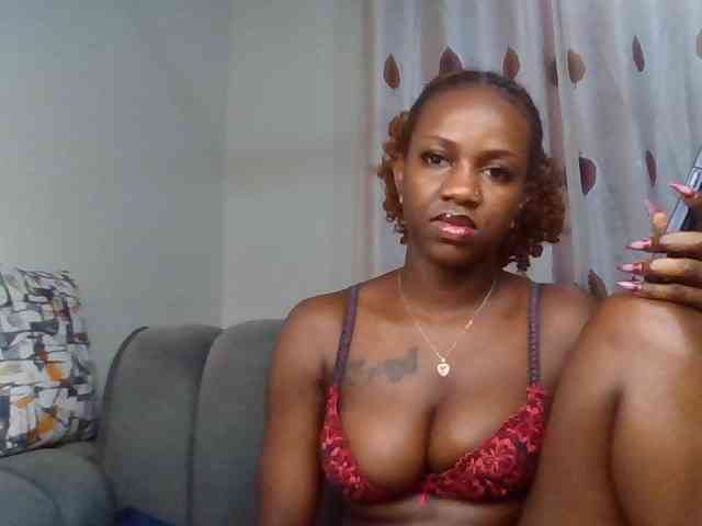 PetiteDivah24 PetiteDivah24