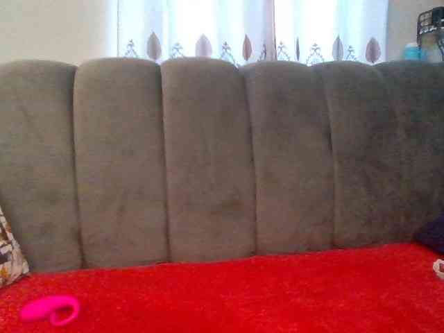 PetiteDivah24 webcam