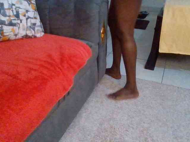 PetiteDivah24 webcam