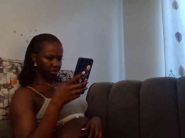 PetiteDivah24