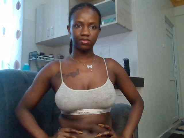 PetiteDivah24