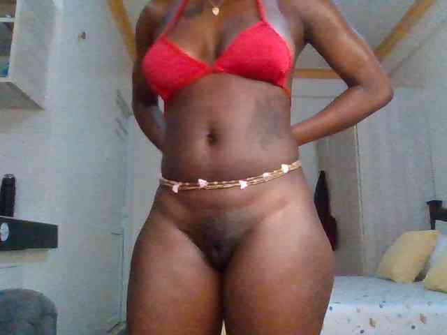 PetiteDivah24 webcam