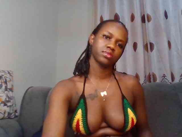 PetiteDivah24