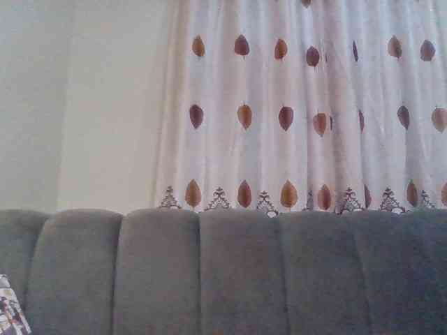 PetiteDivah24 webcam