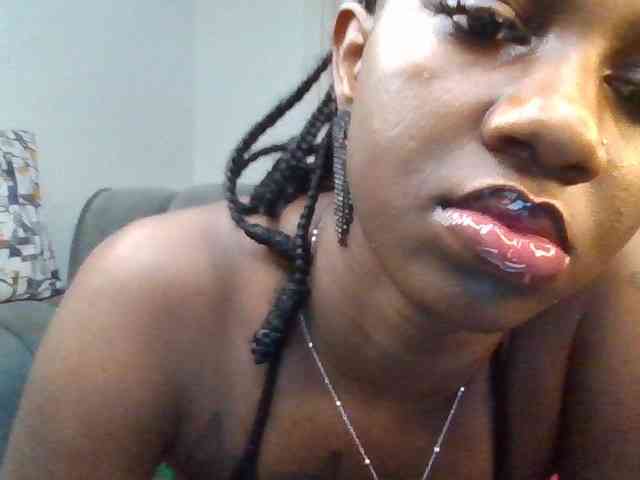 PetiteDivah24