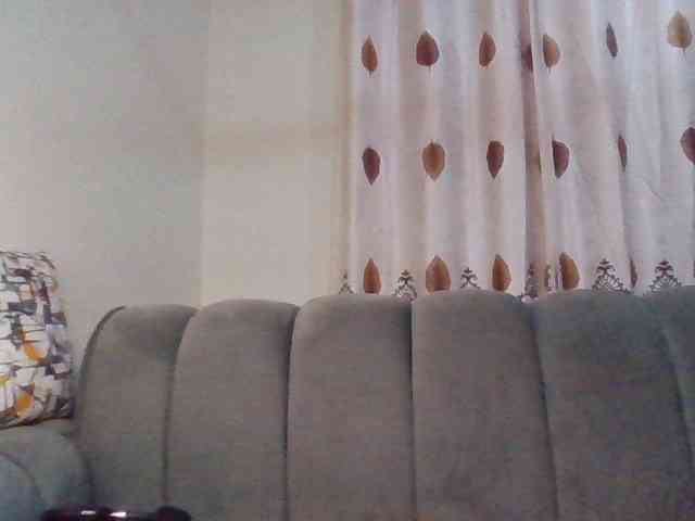 PetiteDivah24 webcam