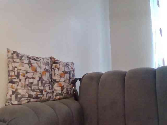 PetiteDivah24 webcam