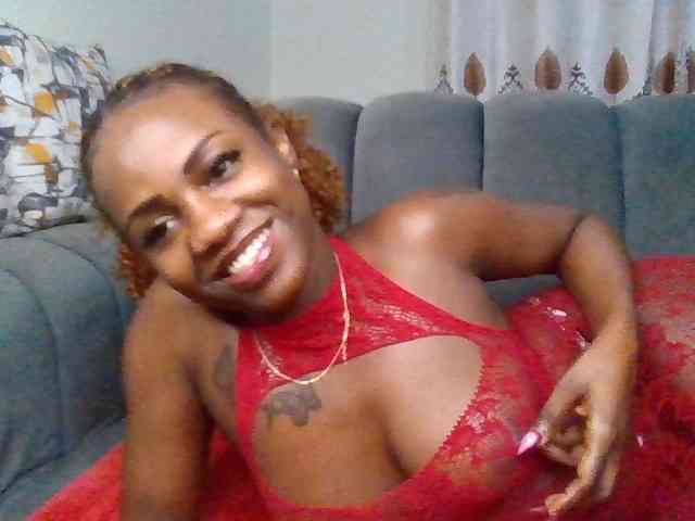 PetiteDivah24 webcam