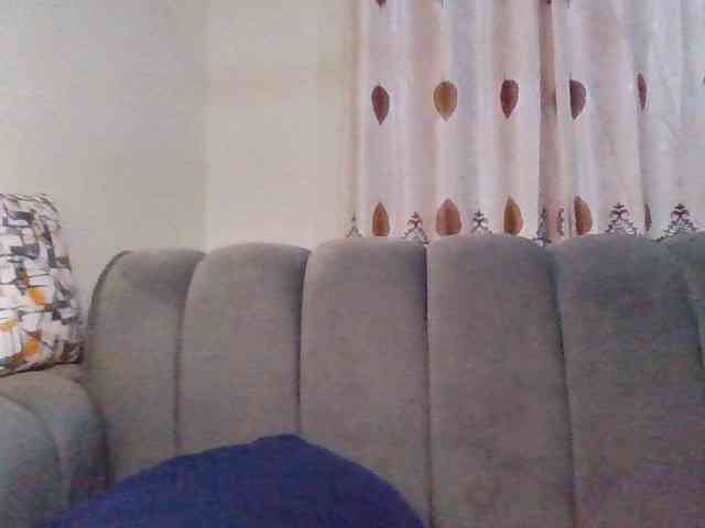PetiteDivah24 webcam