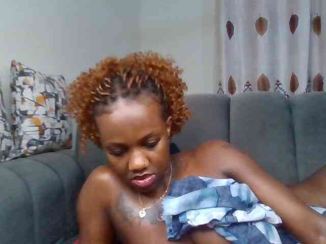 Model: PetiteDivah24