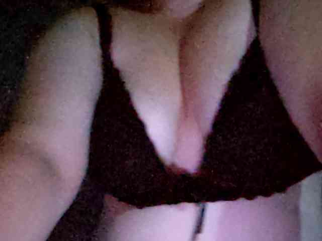 Kristina-16 webcam
