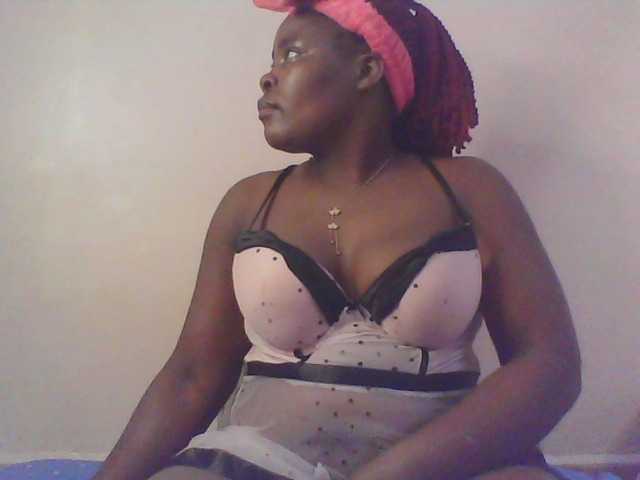 Royalsexy live cam on BongaCams