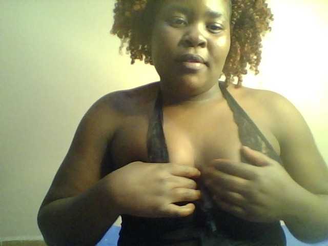 Royalsexy live cam on BongaCams