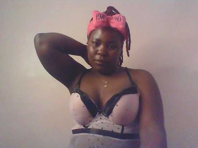 Royalsexy live cam on BongaCams