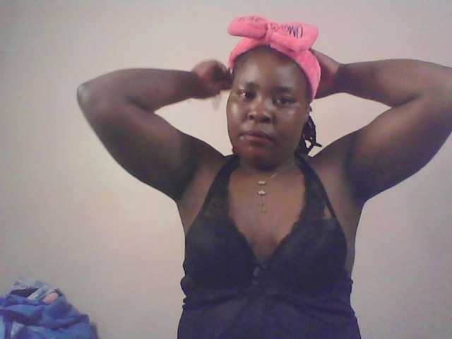 Royalsexy live cam on BongaCams