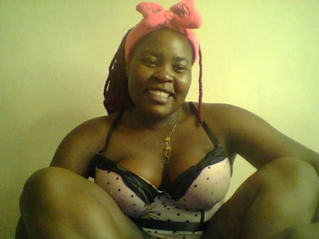 Royalsexy webcam bongacams model stream image