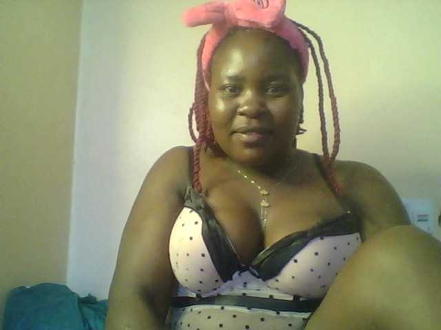 Royalsexy webcam bongacams model stream image