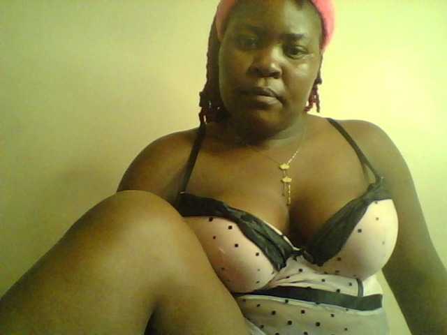 Royalsexy webcam bongacams model stream image