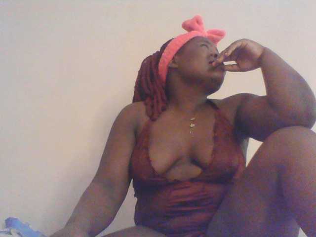 Royalsexy live cam on BongaCams