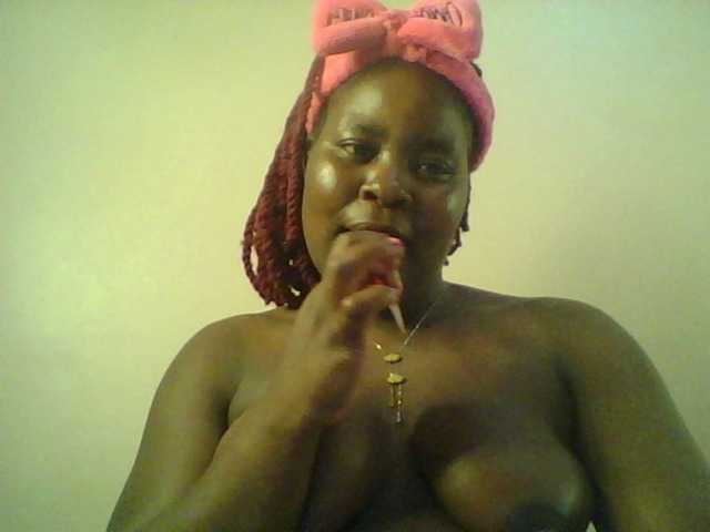 Royalsexy live cam on BongaCams