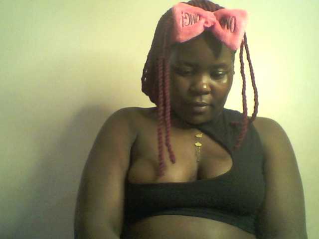Royalsexy webcam bongacams model stream image