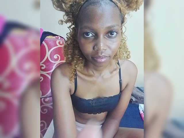 PrettyDoll3 live cam on BongaCams
