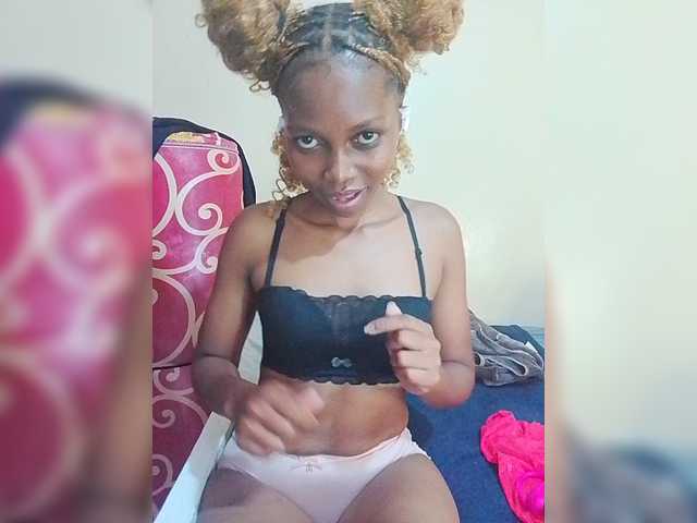 PrettyDoll3 live cam on BongaCams