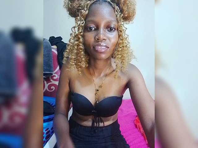 PrettyDoll3 live cam on BongaCams