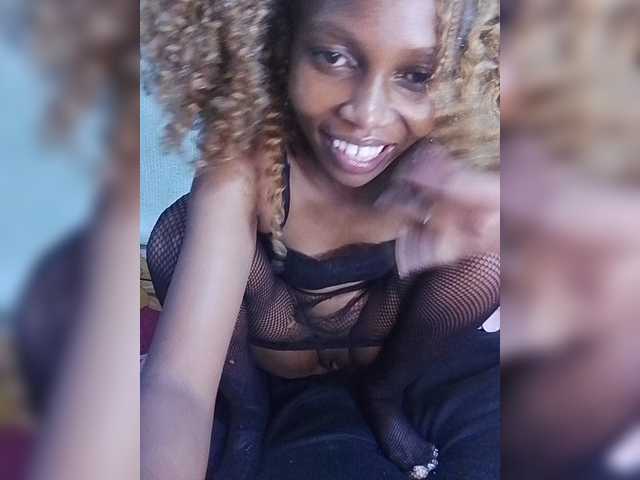 PrettyDoll3 live cam on BongaCams