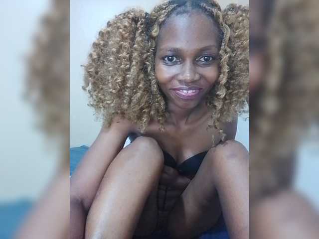 PrettyDoll3 live cam on BongaCams