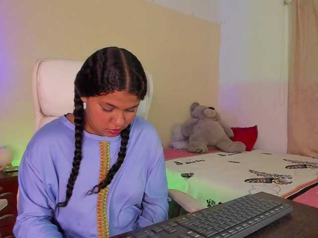 Shaira-Massu live cam on BongaCams