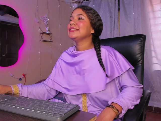 Shaira-Massu live cam on BongaCams