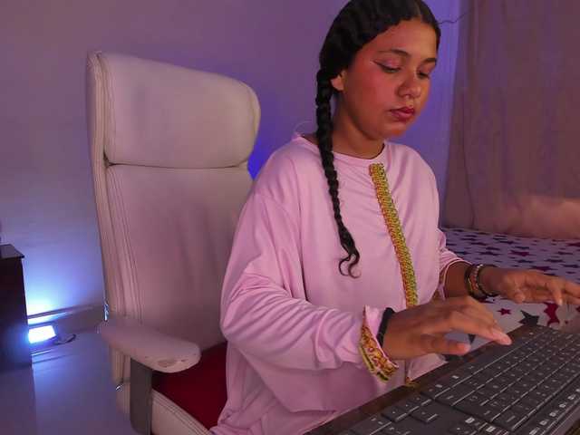 Shaira-Massu live cam on BongaCams