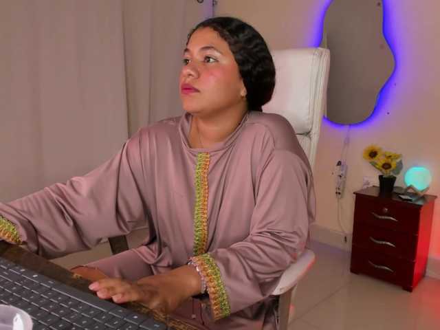 Shaira-Massu live cam on BongaCams