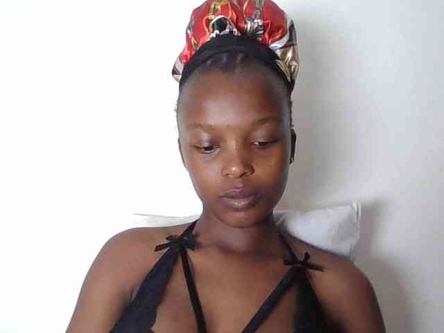 Poonie-luv webcam