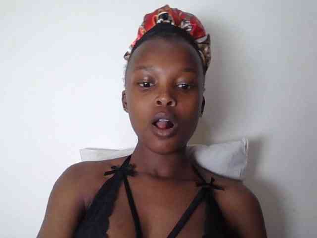 Poonie-luv webcam