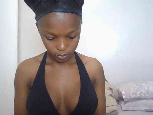 Poonie-luv webcam
