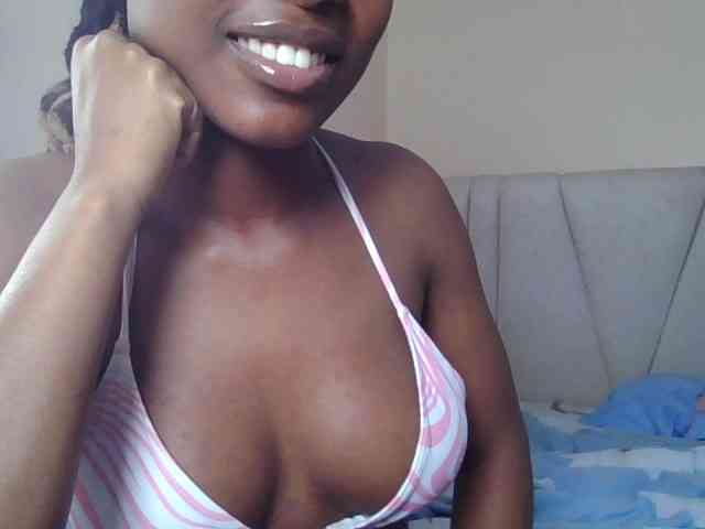 Poonie-luv webcam