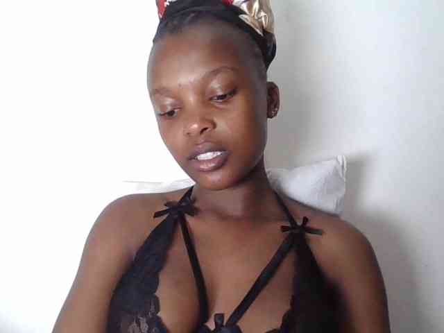 Poonie-luv webcam