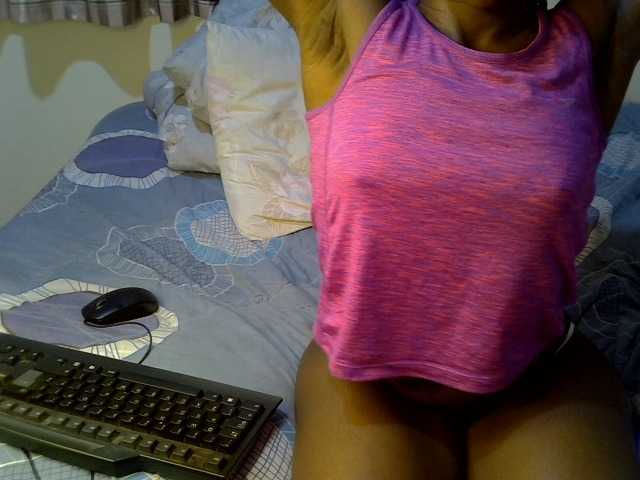 Rossycummie live cam on BongaCams