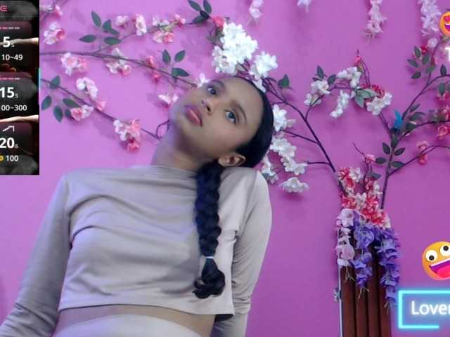 skinnytiana18 live cam on BongaCams