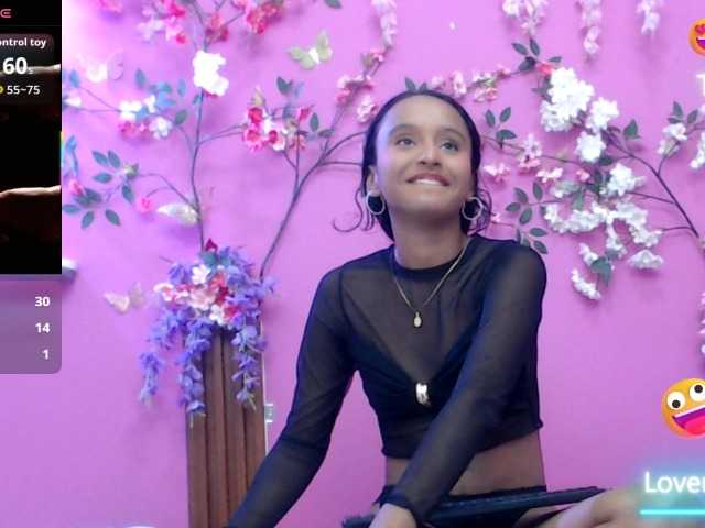 skinnytiana18 live cam on BongaCams