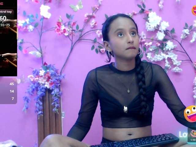 skinnytiana18 live cam on BongaCams