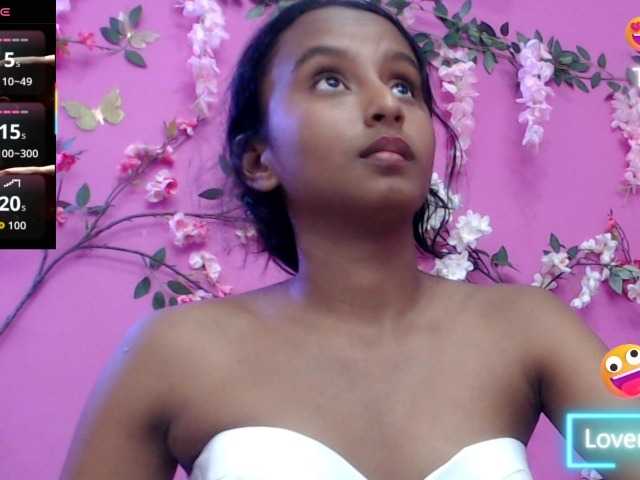skinnytiana18 live cam on BongaCams