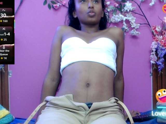 skinnytiana18 live cam on BongaCams